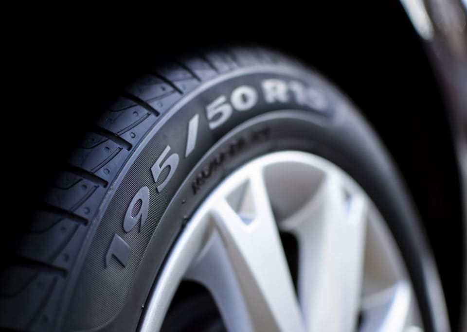 Numeração dos pneus: onde encontrar e o que significa cada número